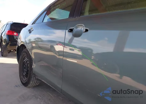 2010 Toyota Camry Le z USA, uszkodzony, nr VIN 4T1BF3EK6AU543622